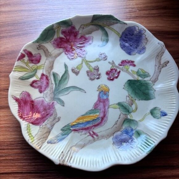 Vintage Fu Fat Porcelain Scalloped Hand Painted Accents Macau Bird Flowers Plate - Picture 5 of 7